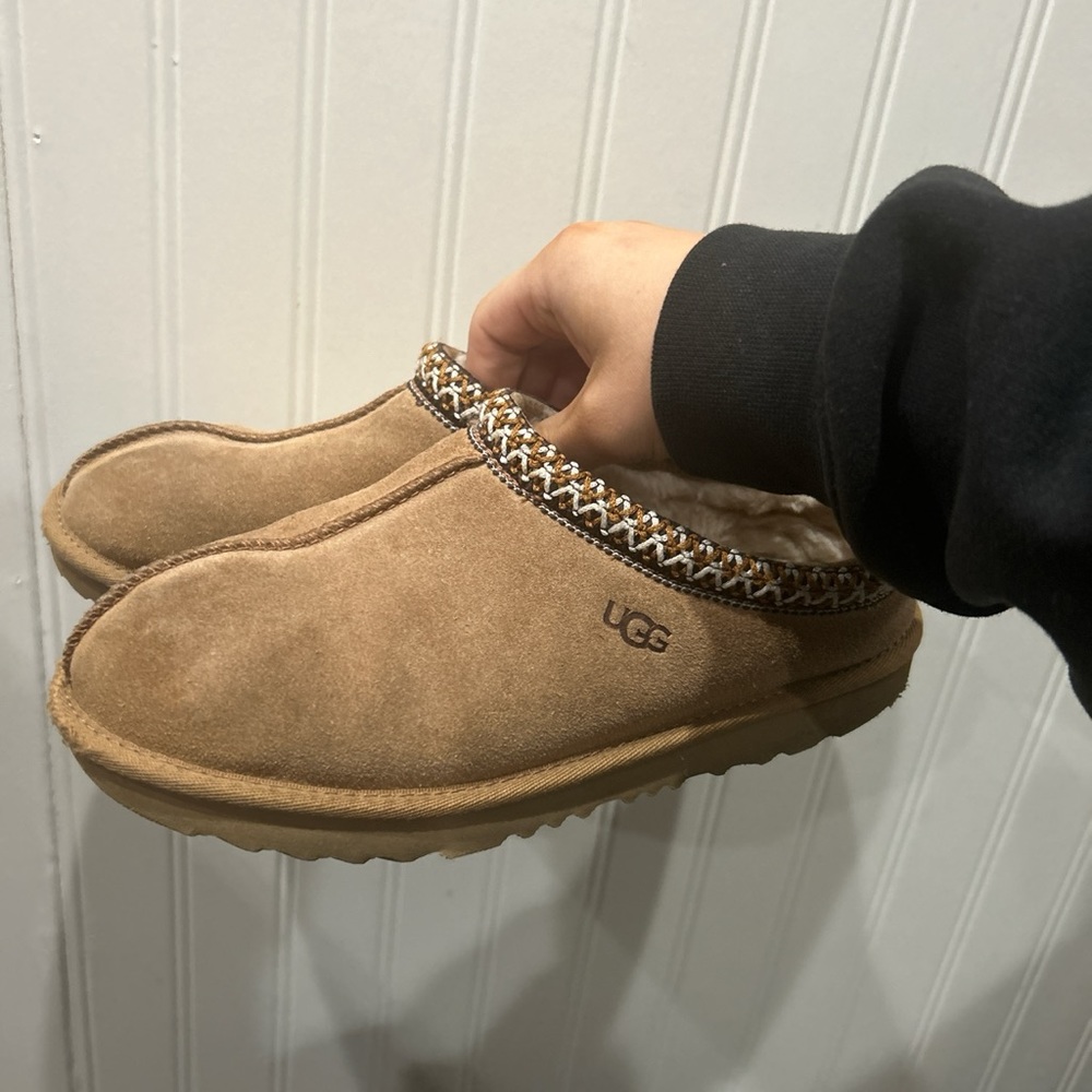 ugg tasman size 5 women’s chestnut
